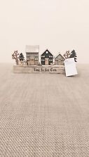 Next Green Winter Cosy House Scene Ornament/home Office winter Deco Sculpture