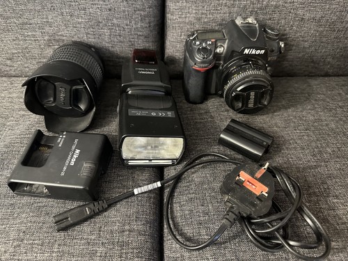 Nikon d7000 dslr - nikon,