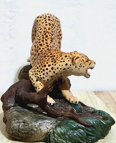 Beswick large cheetah rock - cheetah, on
