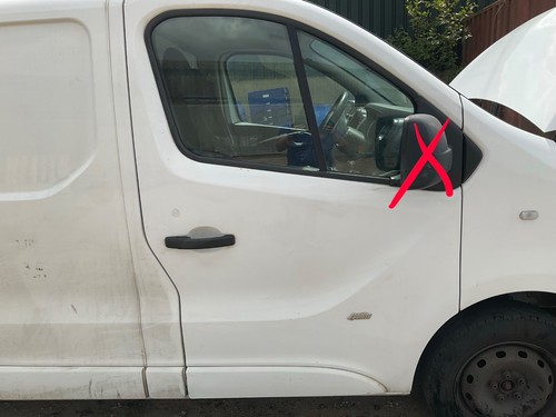 Vauxhall vivaro front right - b,