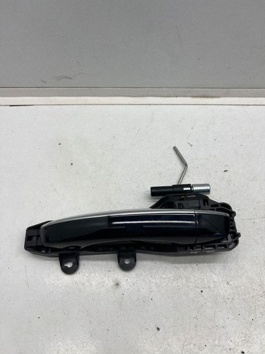 2022 left rear door - left,