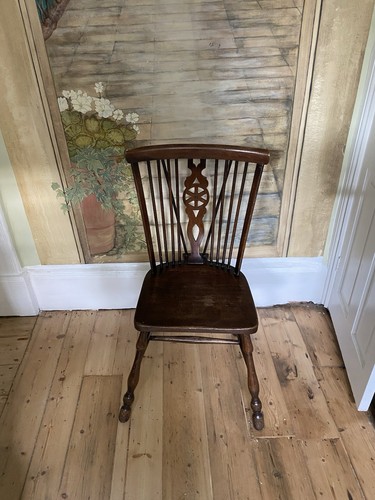 Oak spindleback chairs - 3,