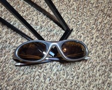 Vintage Oakley Minute 1.0 2nd Gen. Platinum With Gold Icons And Iridium Lenses