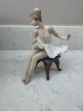 LLADRO Sitting Ballerina