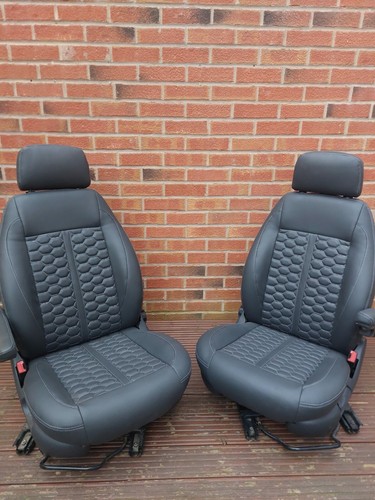 Captain swivel seats - captain,