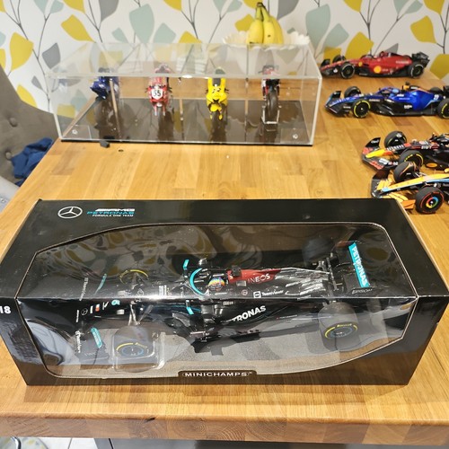 Minichamps scale 110 - 1/18,