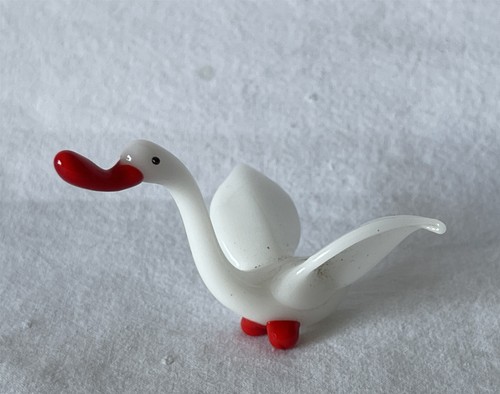 Vintage large red beak - red,