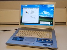 Retro windows laptop - windows,