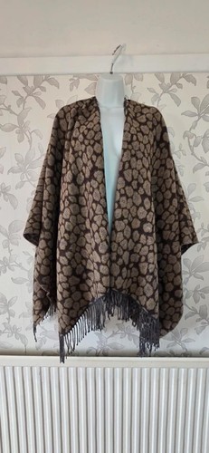 Boutique reversible cape - boutique.,