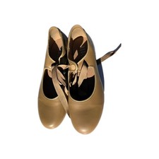 These are Bloch tan Mary