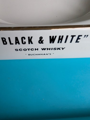 Black white scotch whisky - &,