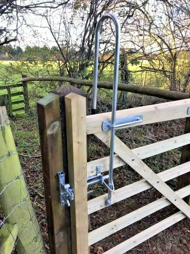 Hunting type gate - , bow
