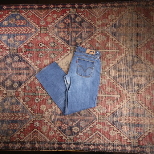 Levi 570 w32 - tapered, leg
