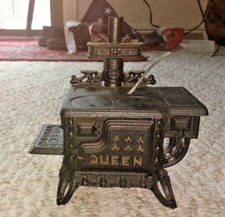 Queen Stove Replica -