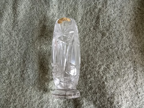 Julia hand cut lead - hand,