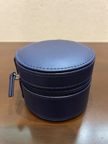 Good condition watch cube - [good,
