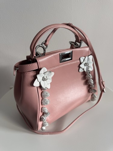 Fendy peekaboo pink bag with - pink,