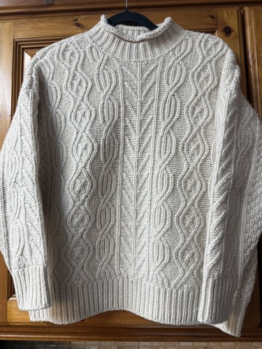 Toast designer knitted cable - designer,