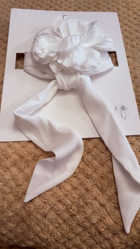 Zara white flower - necklace, tie