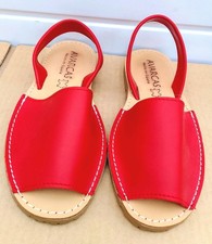 AVARCAS SIZE 4 RED LEATHER