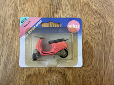 Pink Siku 0852 Vespa ET4