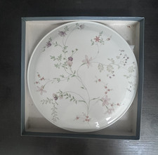 Wedgwood Campion 11" Cake