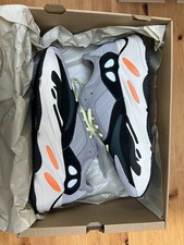 Adidas Yeezy Boost 700 V2