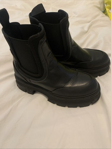 Chunky thick sole - thick,
