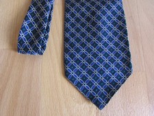 LLOYDS TSB Career Wear Bank