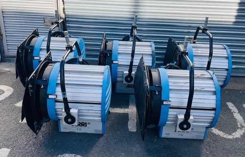 Arri fresnel with barn - with,