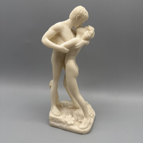 Kissing couple statue made - made, in