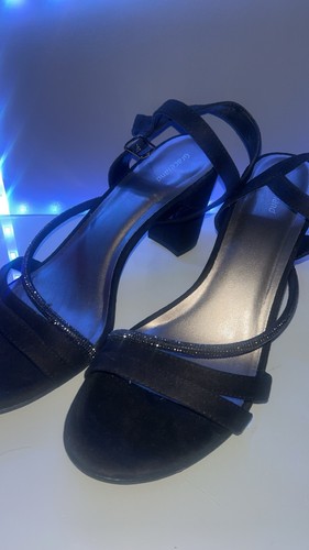 Black heels shoe - size, 9