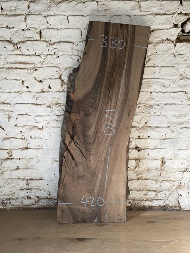Waney edge live - live, walnut