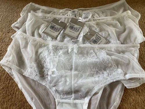 Bnwt pairs white short - white,