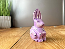 CARVED ALABASTER STONE ZUNI FETISH SPOTTED PURPLE DOTTED BUNNY RABBIT ORNAMENT