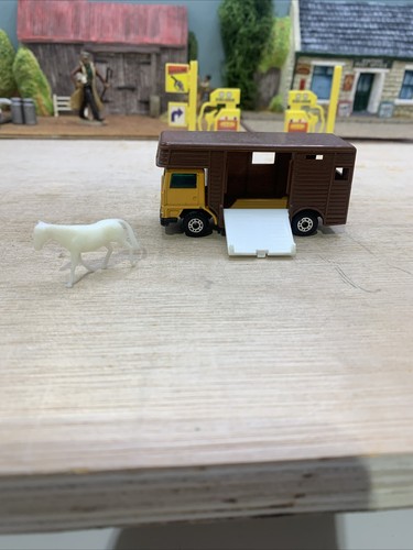 Vintage horse box - horse, &