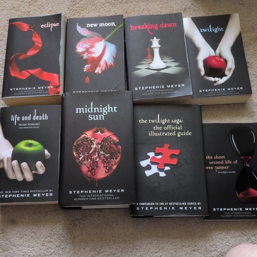 Twilight series book paperback - twilight,