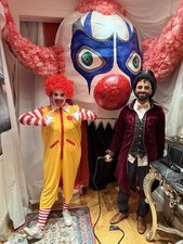 Giant Walk-Through Clown Head