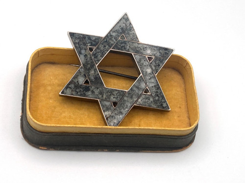 Mid victorian scottish brooch - mid,