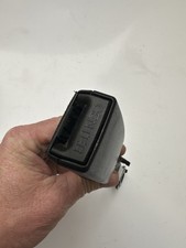 USED FORD GALAXY MK3 SEAT BELT STALK CLASP BUCKLE CENTER REAR 2ND ROW BLACK CLIP