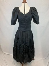 Vintage 1980s Vera Mont Black