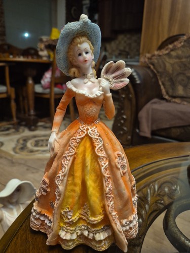 Unique resin lady - resin, figurine