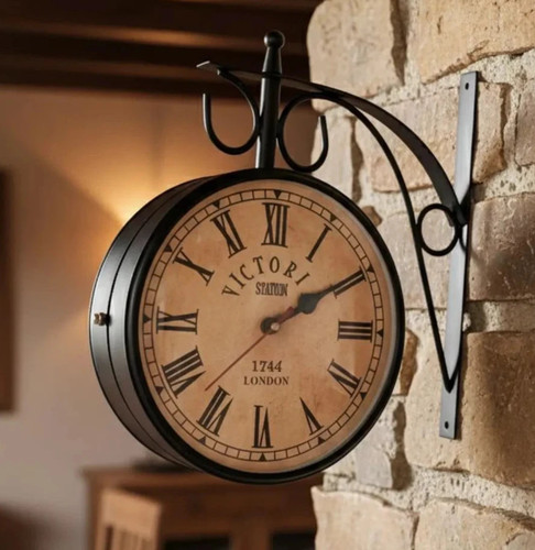 Victoria station clock - victoria,