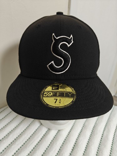 Supreme fw22 cap - supreme, logo