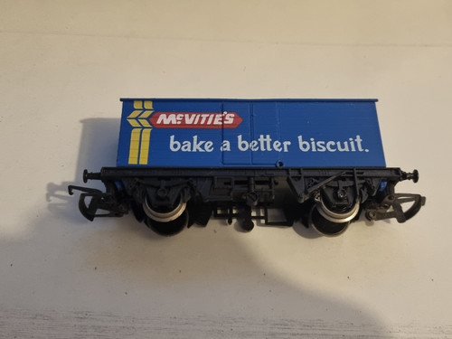 Gauge hornby r137 mcvities - gauge,