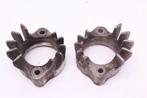 Manifold retainer bracket - retainer,