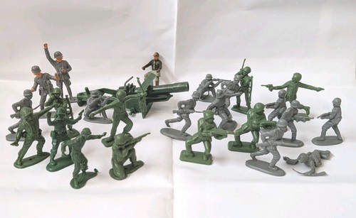 Vintage plastic toy soldiers - plastic,