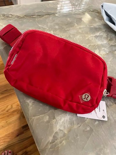 Red lululemon everywhere belt - red,