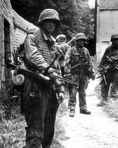 German soldier rots - soldier,