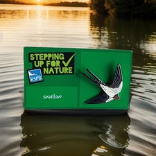 RSPB-Pin Badge SWALLOW On  A SUFN Backing Card